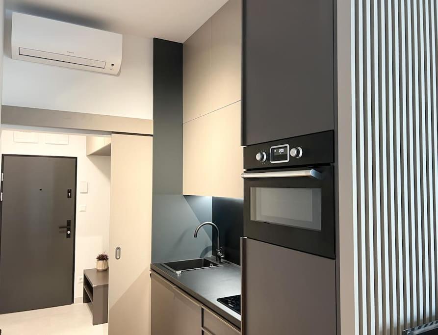 Central Getaway Studio Bratislava Exterior photo