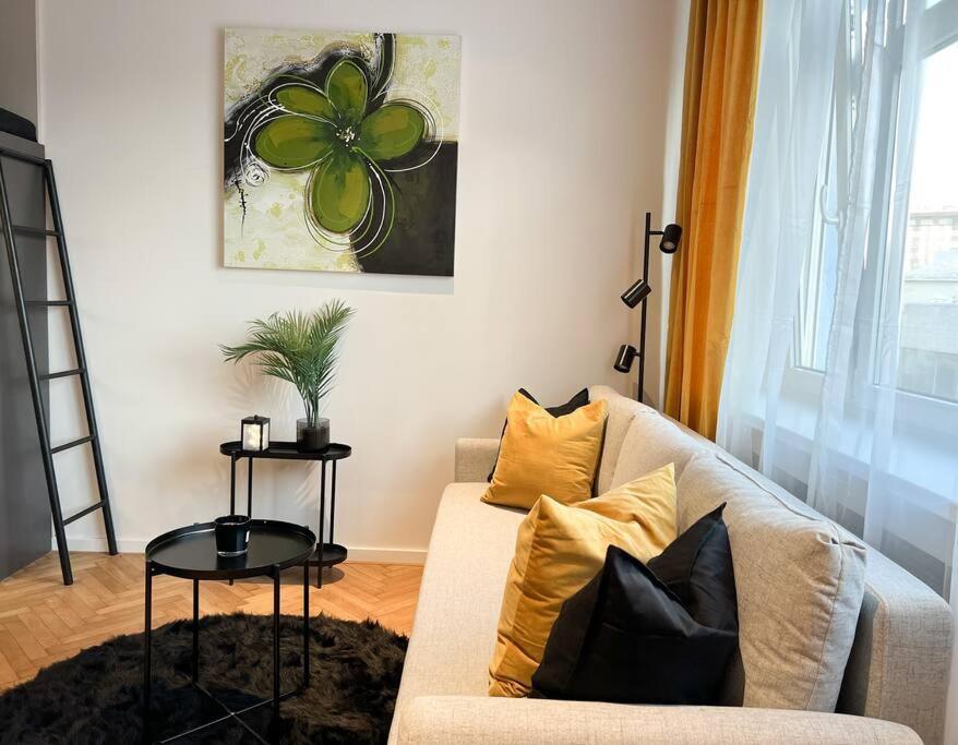 Central Getaway Studio Bratislava Exterior photo